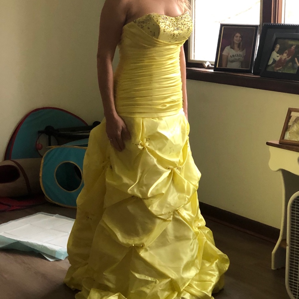 Beautiful formal dress NEW ADD